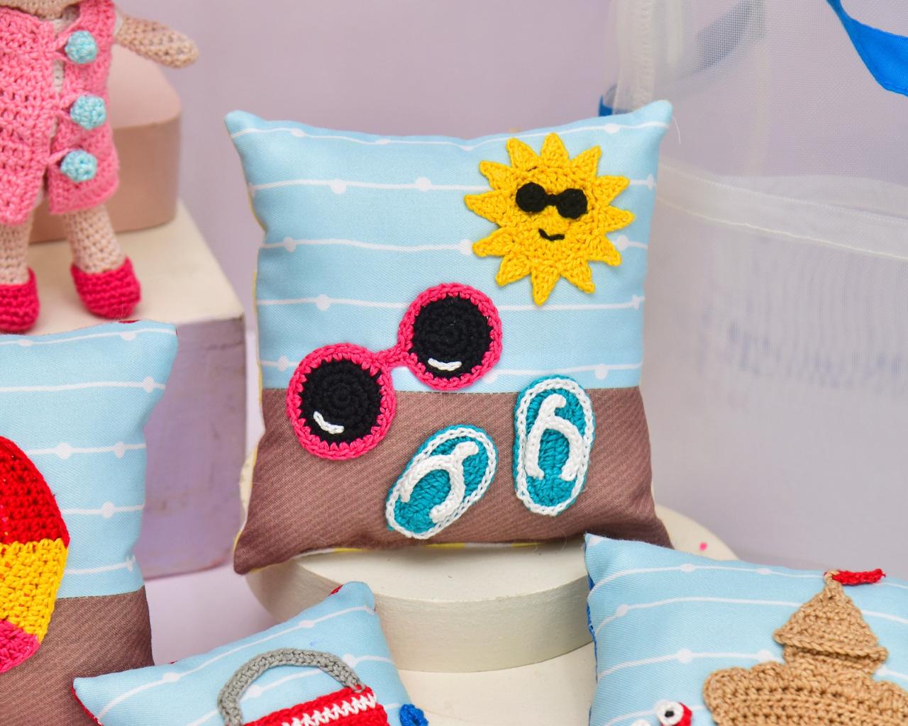 Story Cushions Happy